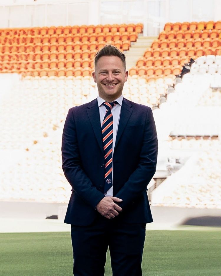 曼联基金会官宣新CEO，此前效力布莱克浦从业经历超十五年