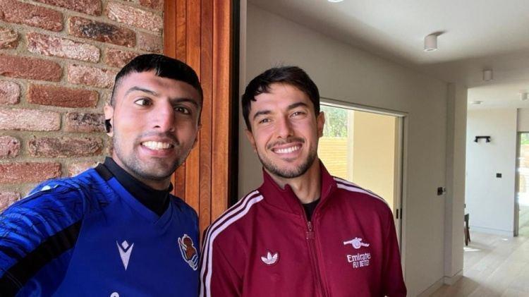 西媒：皇社球迷送外卖接到苏维门迪的订单，为此特意换皇社球衣