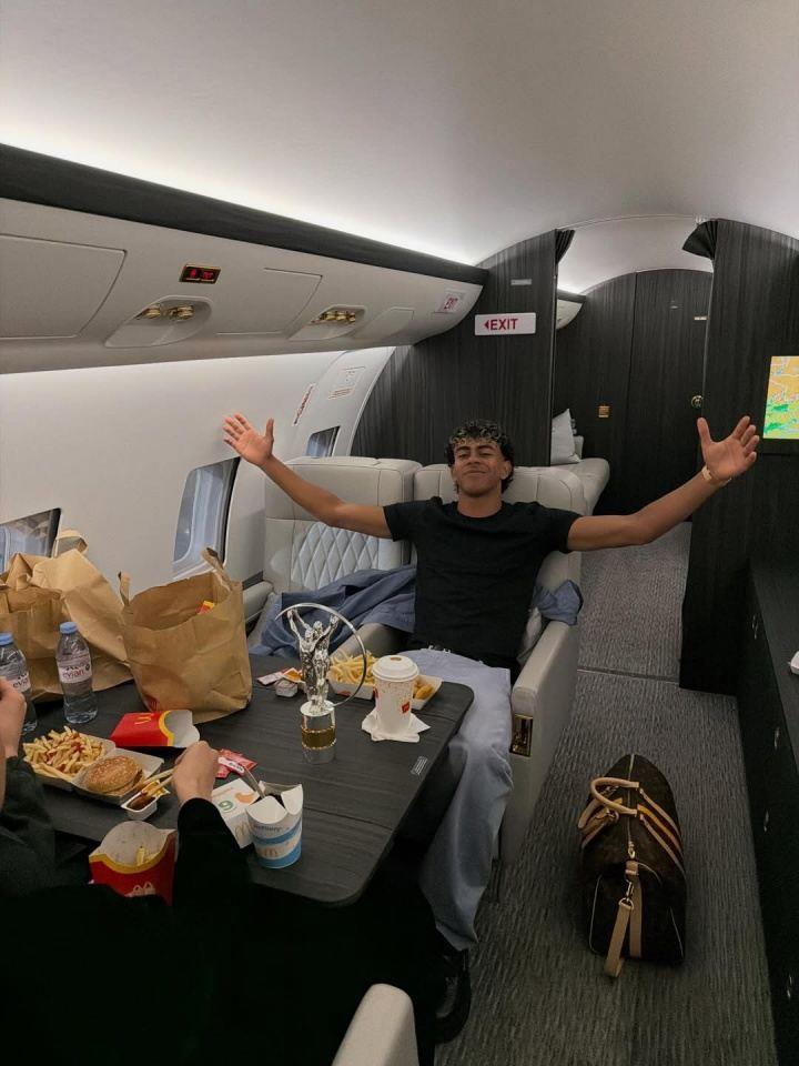 主持人批亚马尔：赛前晒吃麦当劳，结果罚个点球把自己搞伤了