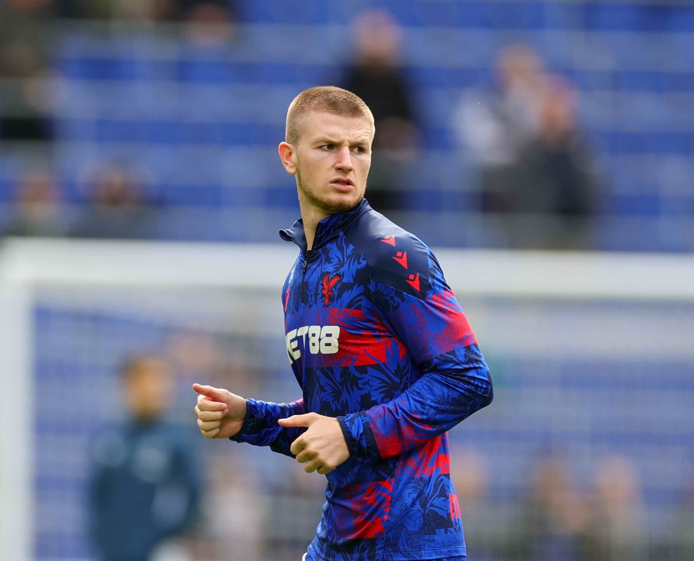 吉格斯：曼联至少需签两名中场，我能想象沃顿与梅努或安德森搭档