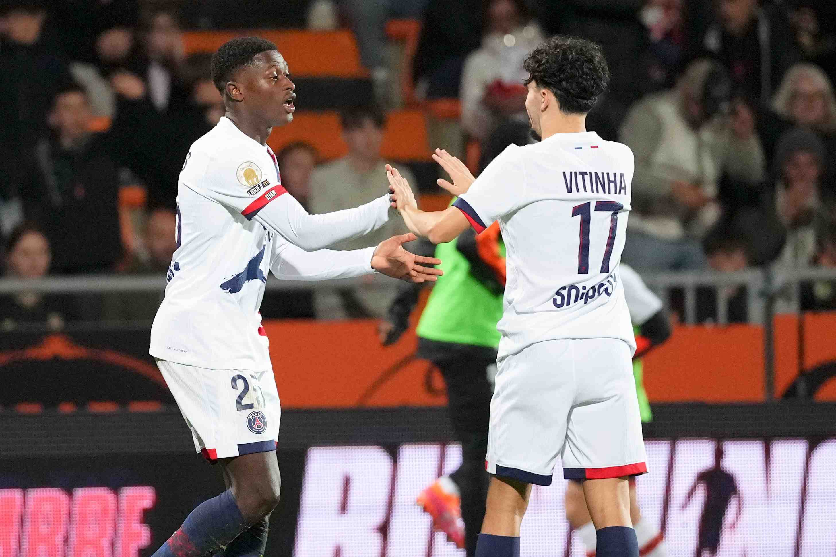 队报：门德斯将在欧冠回归 若维蒂尼亚仍缺席贝拉尔多将担任后腰