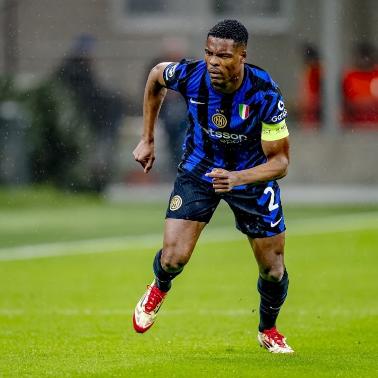 泰晤士：利物浦关注国米后卫邓弗里斯，球员今夏的解约金2170万镑