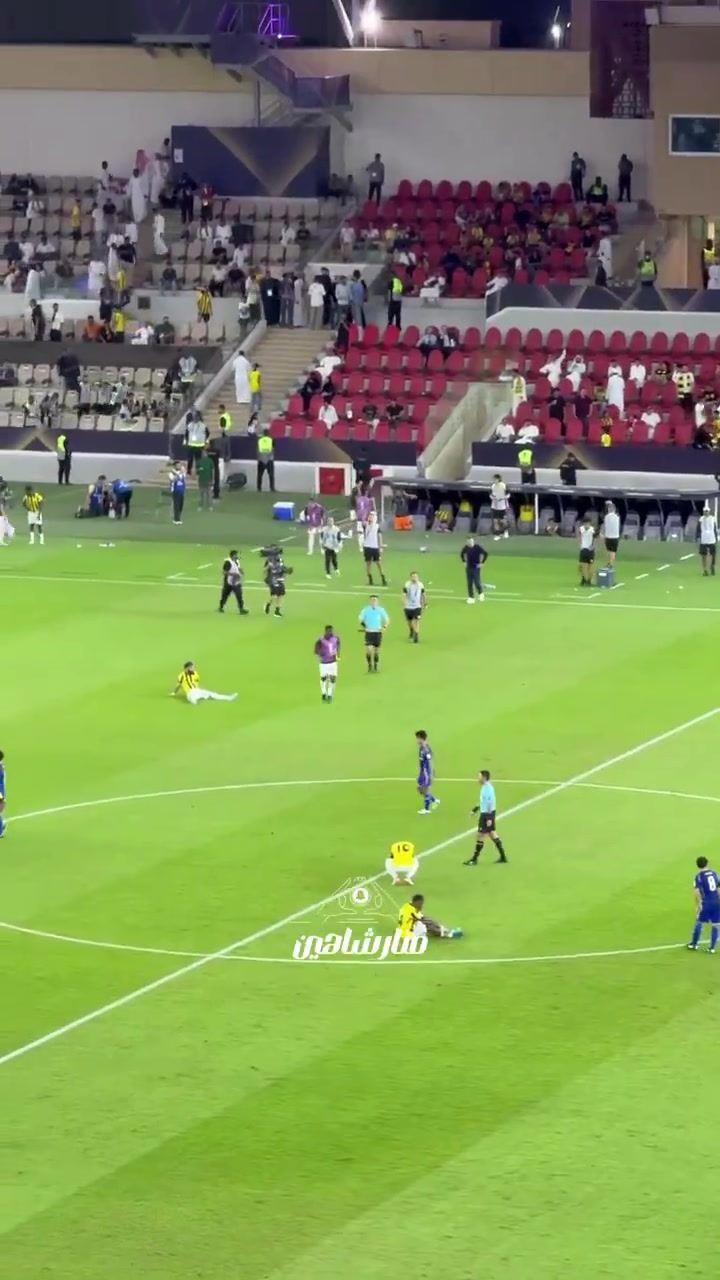 10场起步！亚冠冲撞马宁的球员被内部处罚，预计还将遭亚足联重罚