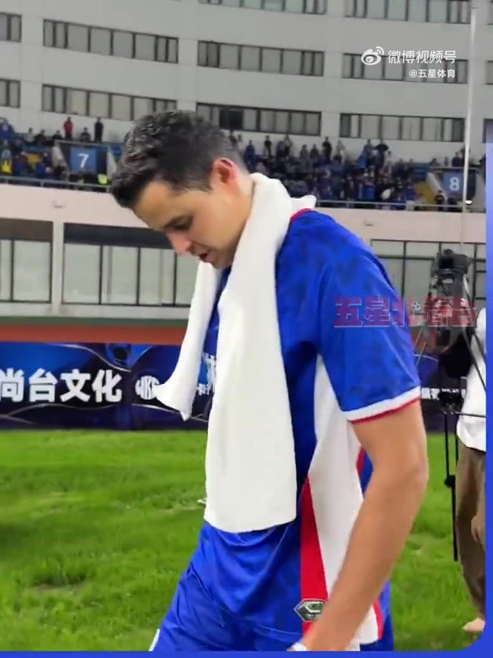 申花功勋外援莫雷诺谈谢场：一下子回忆涌入脑海，情绪有些崩溃