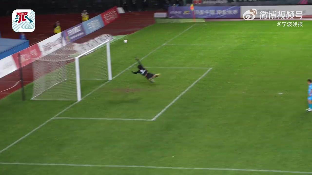 这球真是漂亮！宁波队员侧钩破门登上《天下足球》十佳进球