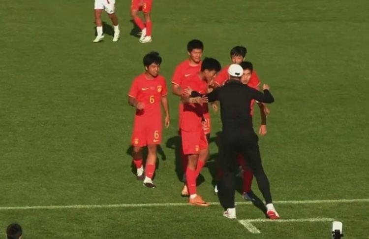 马德兴详解U15国足2-0意大利：依靠拼命 调度 周海滨不断切换阵型