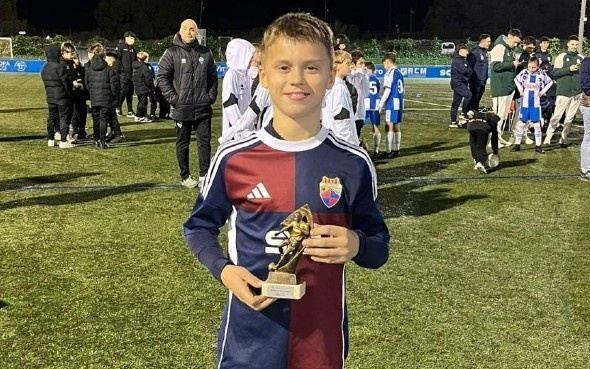 每体：12岁波兰小将正式官宣加盟拉玛西亚，将代表巴萨U13征战