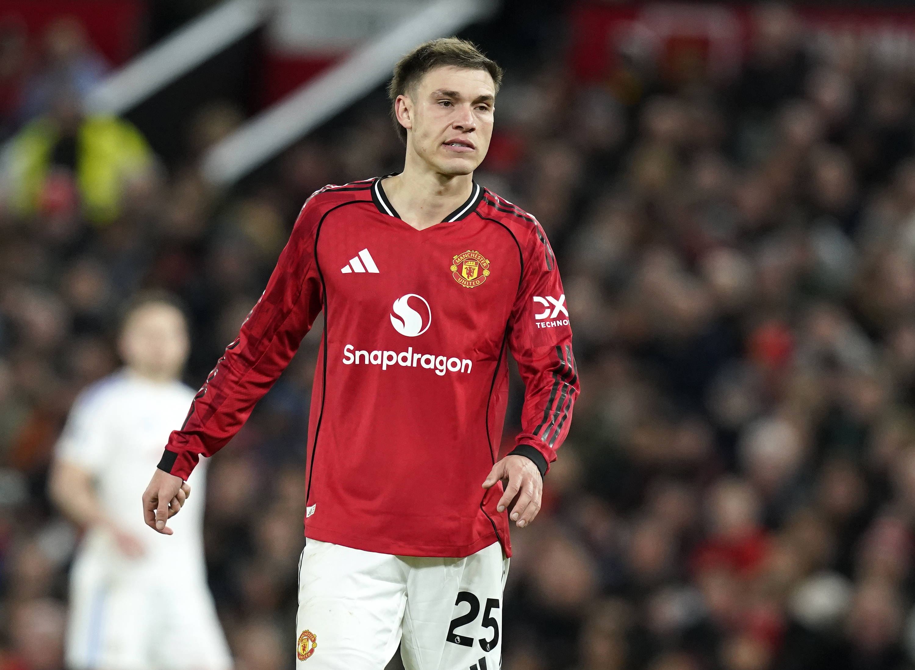 跟队：曼联今夏10人面临被清洗，乌加特、奥纳纳、齐尔克泽在列