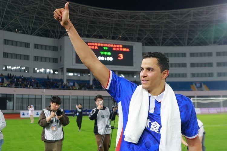 莫雷诺：申花是我的家希望可以常回来看看 想和球迷有正式的告别