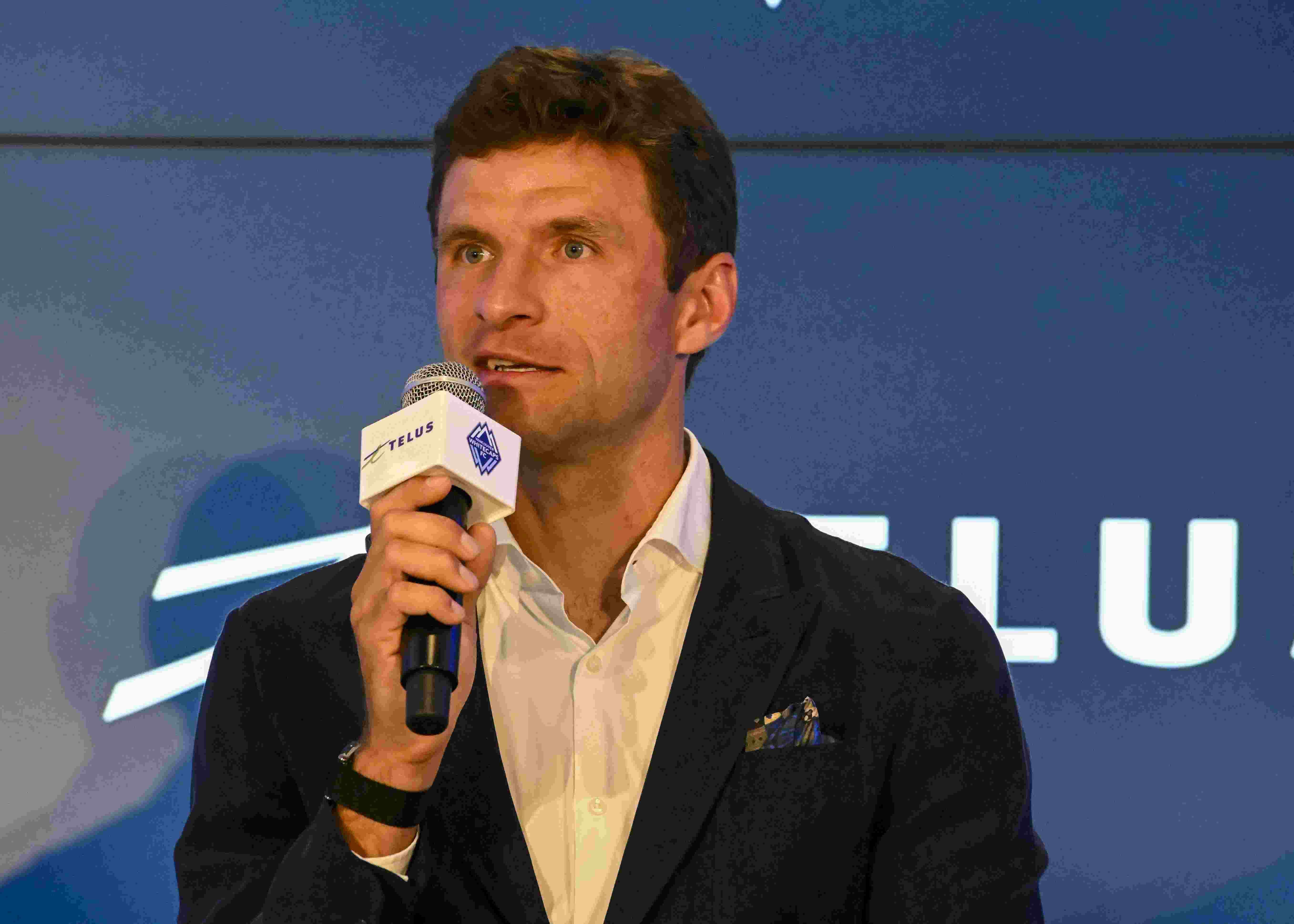 鲁梅尼格：穆勒踢了18年球已非常富有，无需为经济无忧来拜仁工作