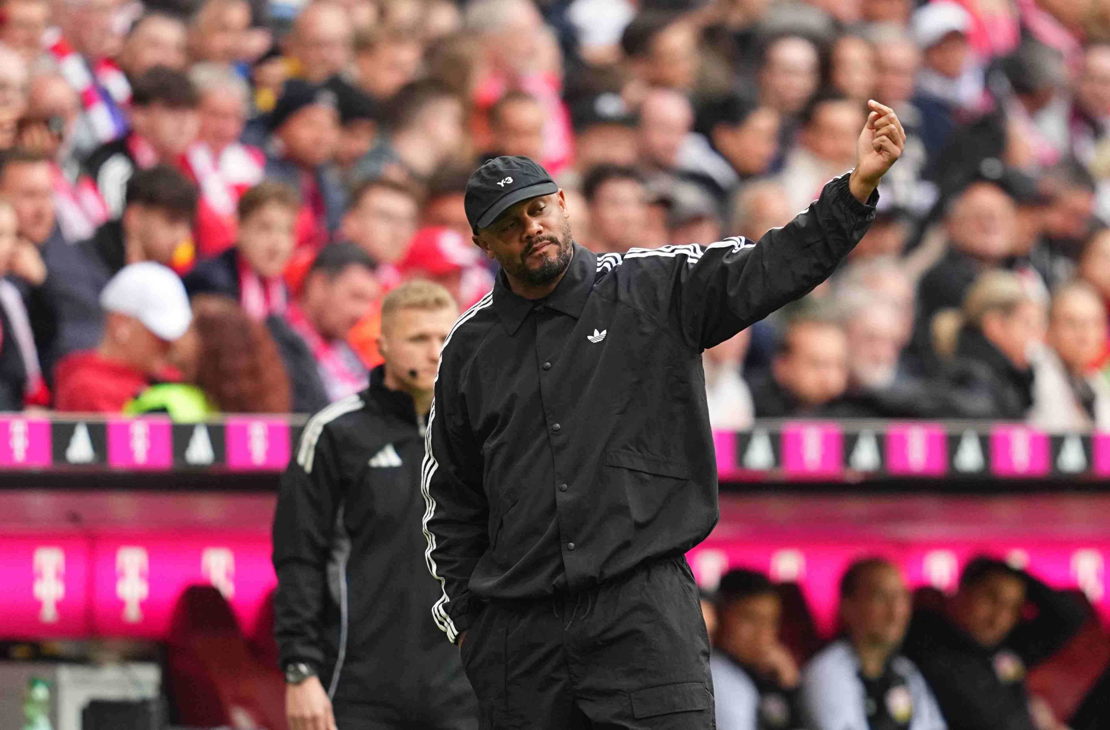 孔帕尼终将执教曼城？鲁梅尼格：我非常淡定，他会在拜仁待很久