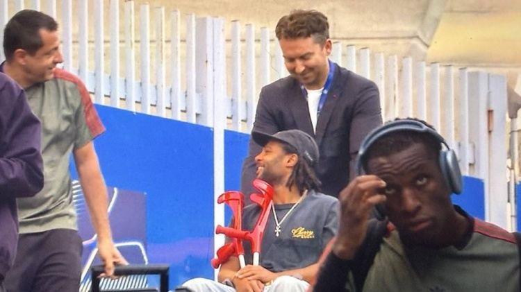 格纳布里坐轮椅赴巴黎观战，孔帕尼、埃贝尔、胡梅尔斯称赞