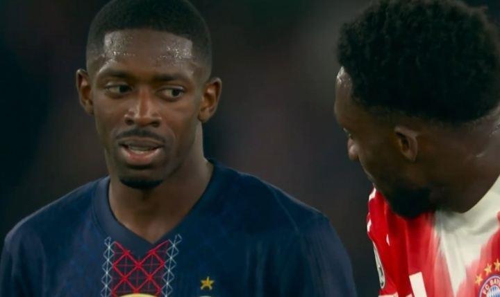 这小眼神！慢镜头回放判点前阿方索说着什么，登贝莱以眼神回应