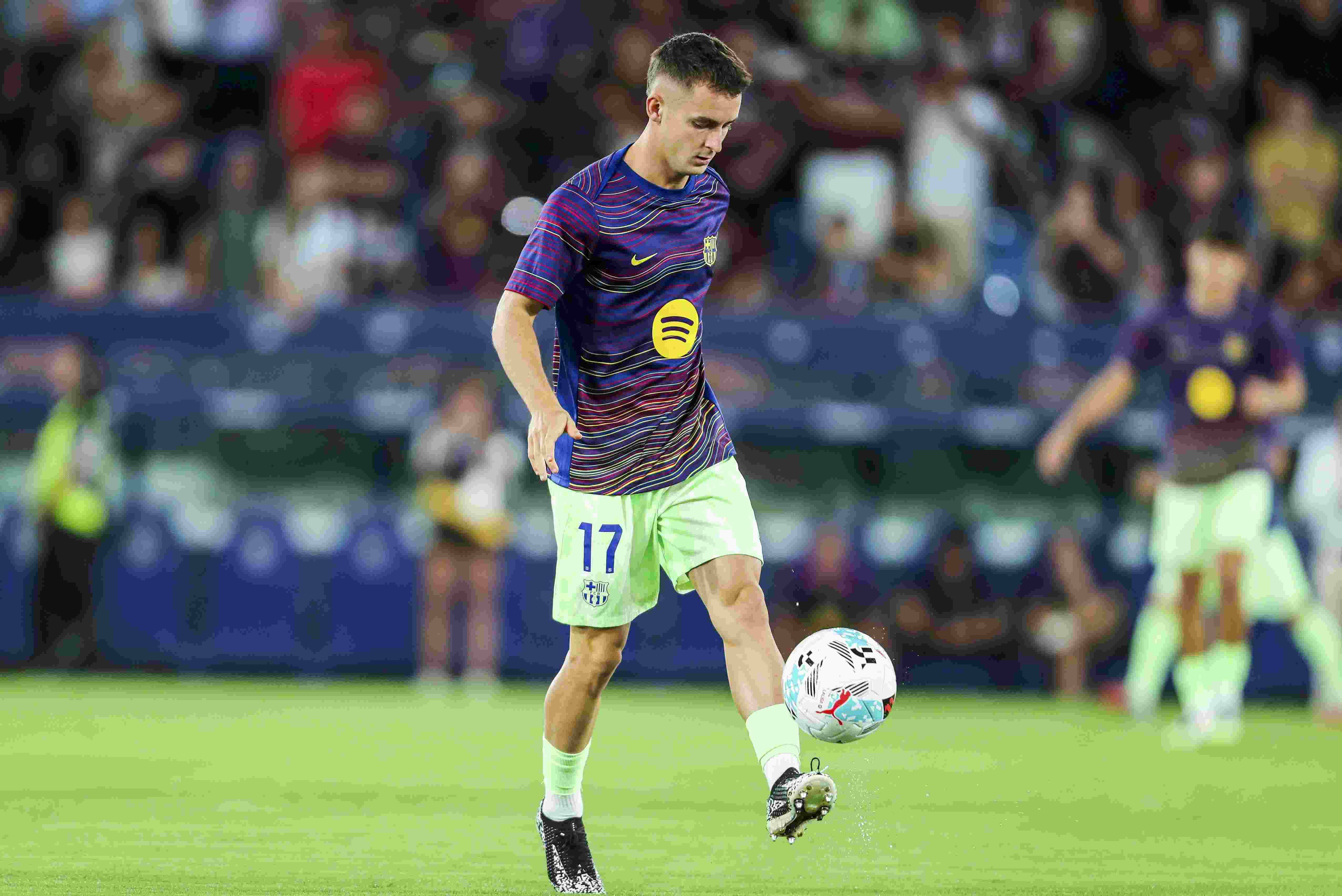 西媒：卡萨多决定听取其他俱乐部的报价，巴萨标价3000万欧元