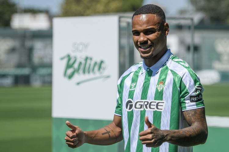 世体：贝蒂斯中卫纳坦已被推荐至巴萨，成为左中卫引援候选之一