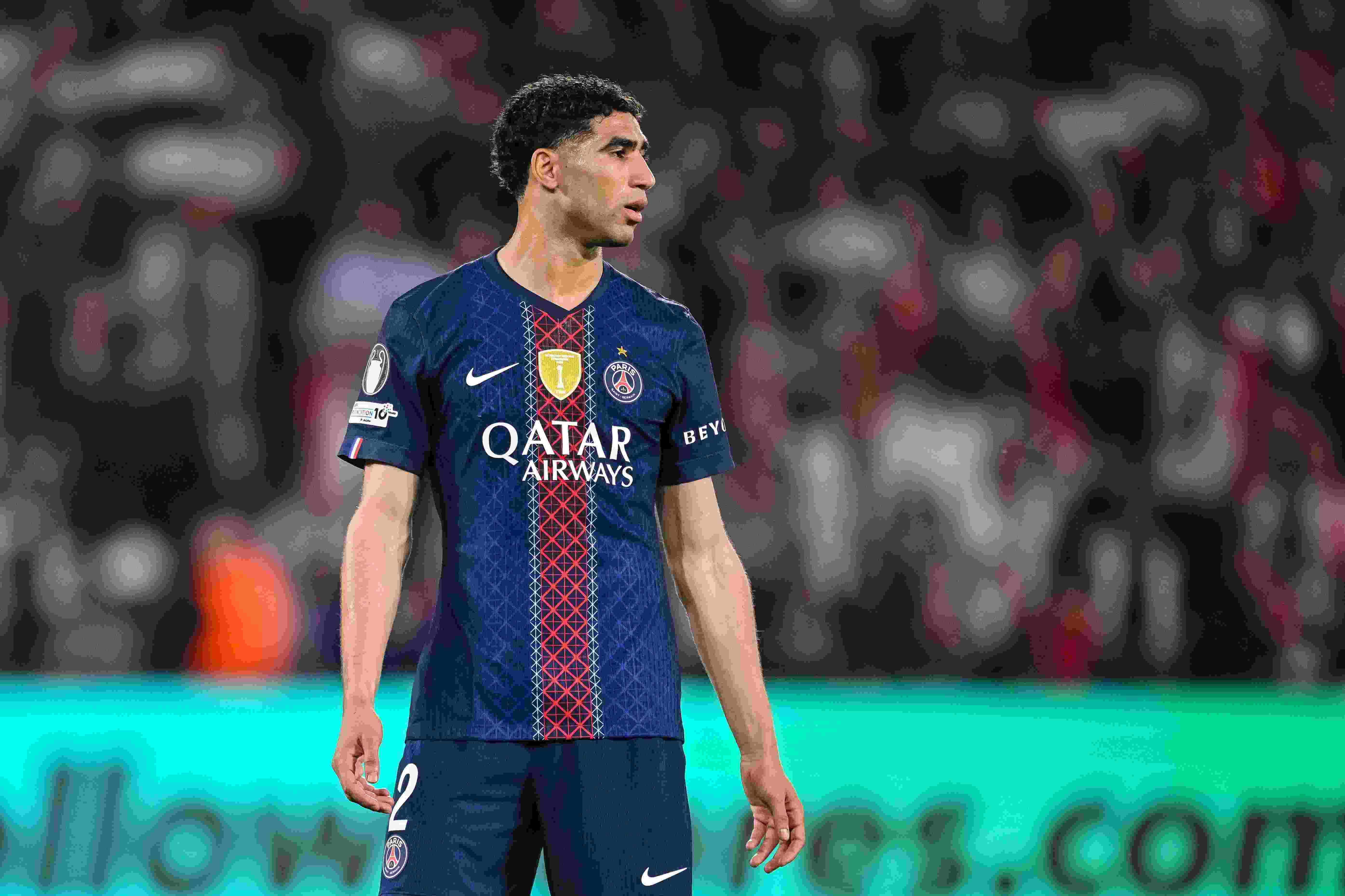 队报：阿什拉夫预计伤缺2-3周，巴黎可能会安排埃梅里踢右后卫