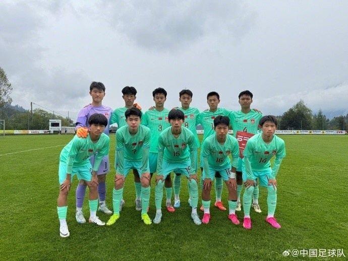中国U15男足vs罗马尼亚U15男足首发：沙明领衔，张宸硕登场
