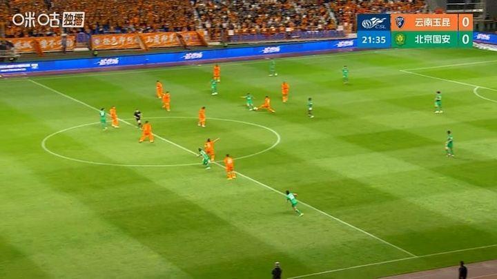 玉昆中线造越位失败！张稀哲助攻张玉宁破门，国安1-0领先玉昆