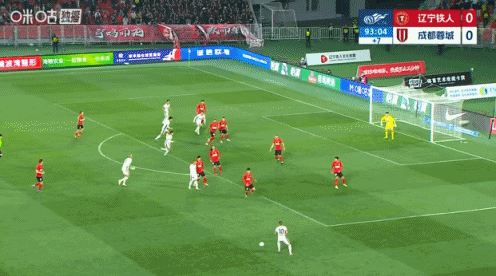连场倒钩！蓉城中锋费利佩对阵申花、铁人连续两轮中超倒钩破门