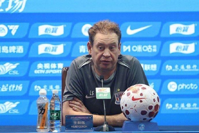 斯卢茨基：米内罗应该可以上场 培养年轻球员并非因为他们的年龄