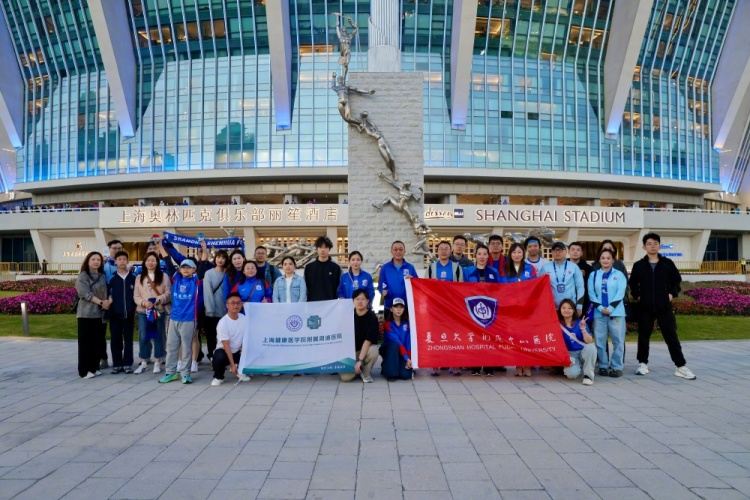 上海申花俱乐部特邀近50名医护工作者现场观战申花vs铜梁龙
