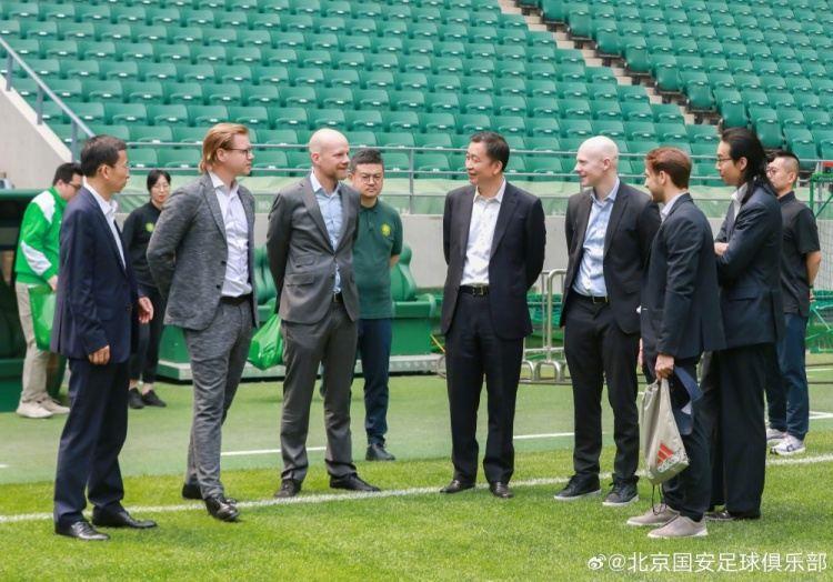 国际足联代表团到访北京工人体育场