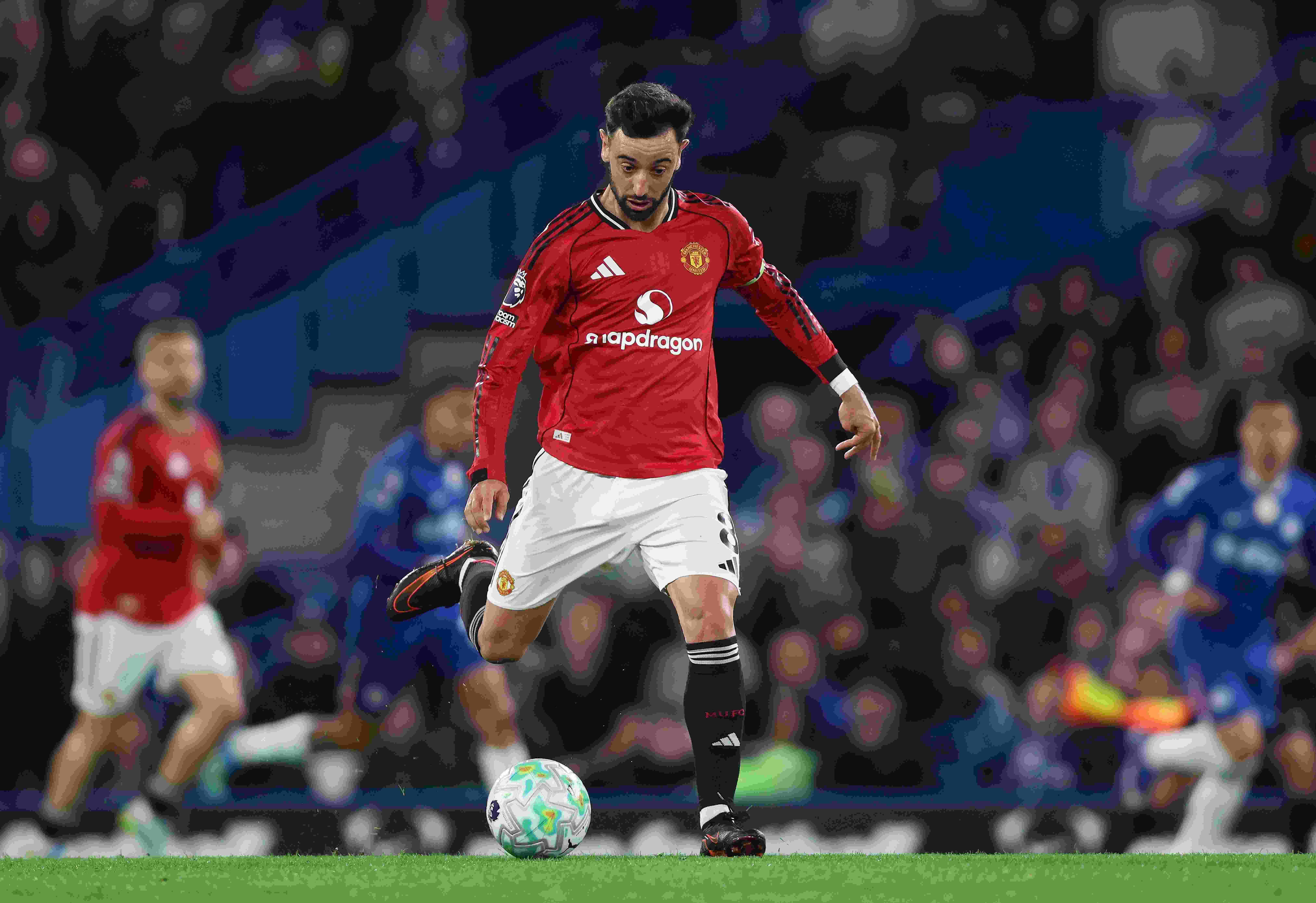 B费本赛季英超9球21助，是曼联首位多个赛季英超参与30球球员