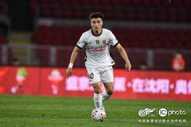 上海海港队2比3负于辽宁铁人楠波湾队