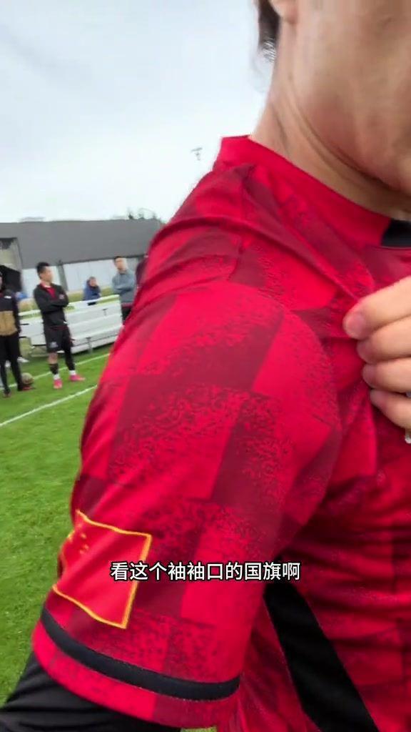 王永珀现身！汪嵩晒温哥华野球视频：前国脚王永珀现身