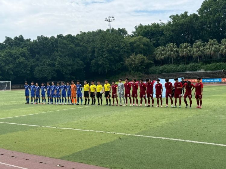 青少年足球联赛男子（U17组） 海港2:3重庆南开中学