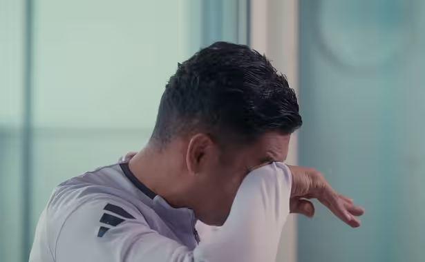真情流露！卡塞米罗谈离队时泪崩：这是难以置信的4年，我爱曼联