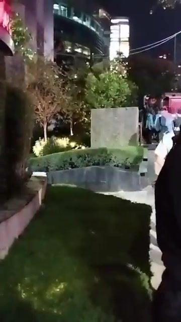 魔鬼主场！英格兰抵达墨西哥下榻酒店，遭数百名墨西哥球迷的嘘声